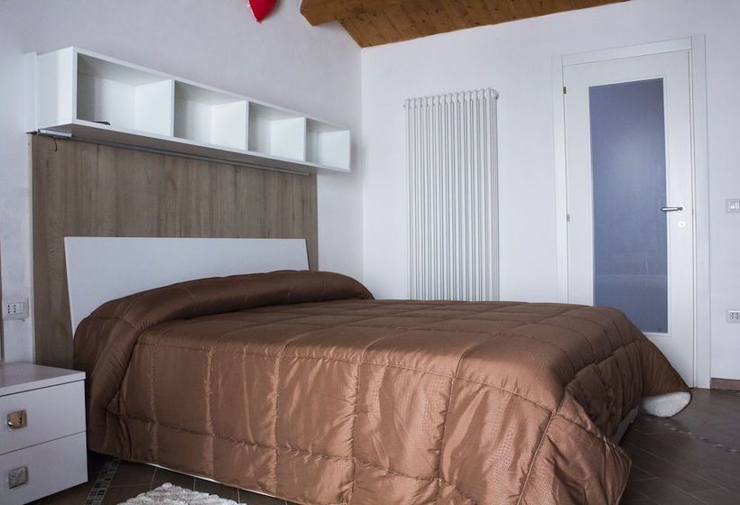 Eden Lilli   B & B Cartoceto