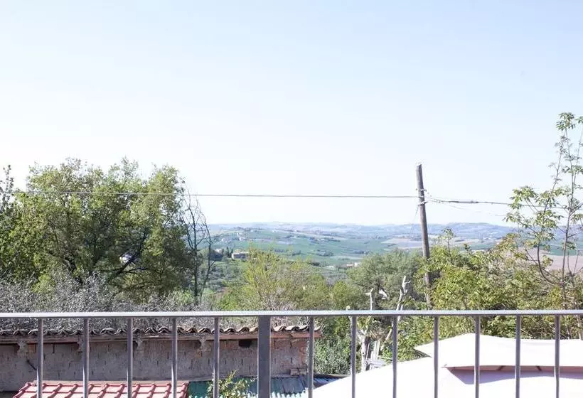 Eden Lilli   B & B Cartoceto