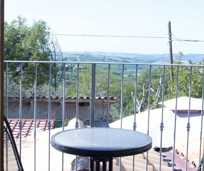 Eden Lilli   B & B Cartoceto