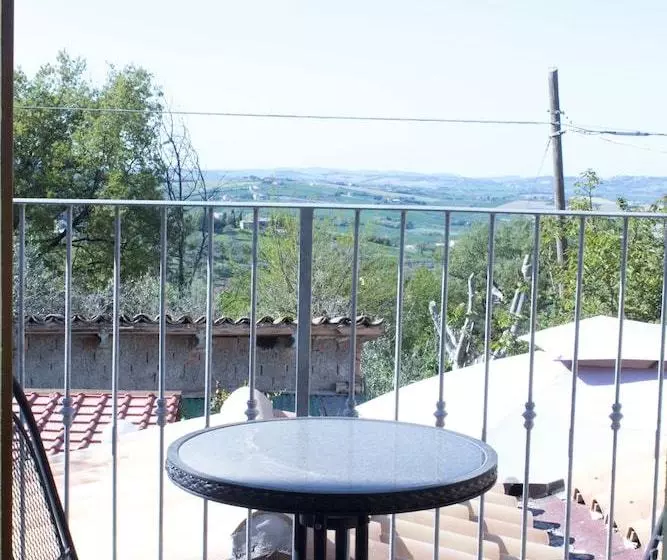 Eden Lilli   B & B Cartoceto