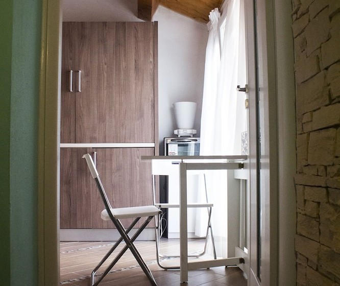 Eden Lilli   B & B Cartoceto