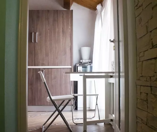 Eden Lilli   B & B Cartoceto