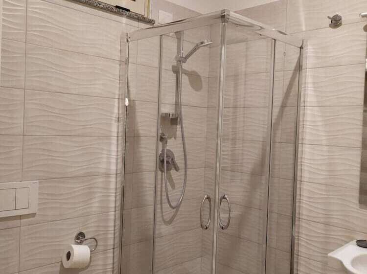 تختخواب و صبحانه Croce Nivera