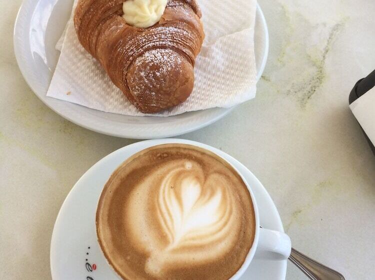 تختخواب و صبحانه Croce Nivera