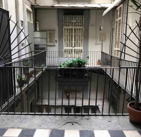 تختخواب و صبحانه Palazzo Majorana