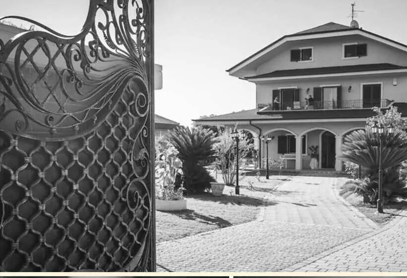 Aamiaismajoitus (B&B) Villa Paola