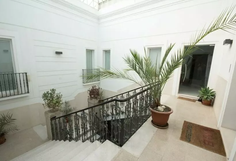 Majatalo Suites And Apartment