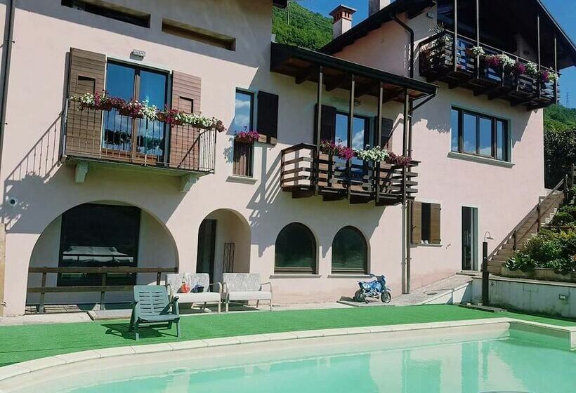 تختخواب و صبحانه Luci Dal Lago