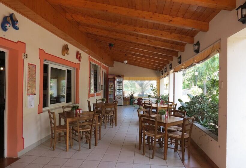 هتل Camping Bella Vista