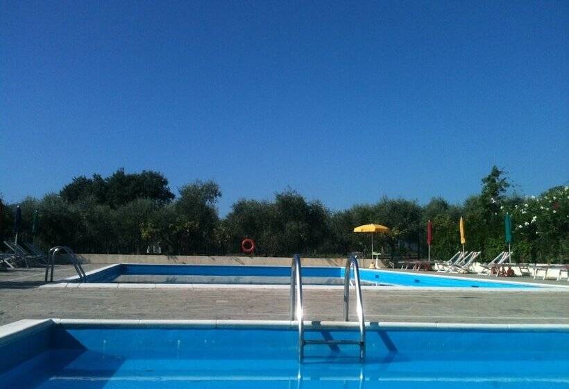 هتل Camping Bella Vista