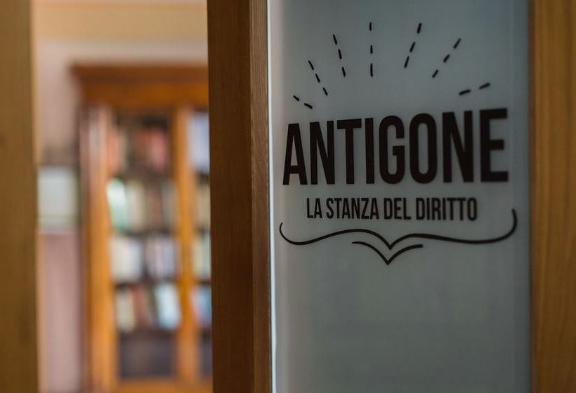 فندق ريفى Home For Creativity   Coliving Calabria