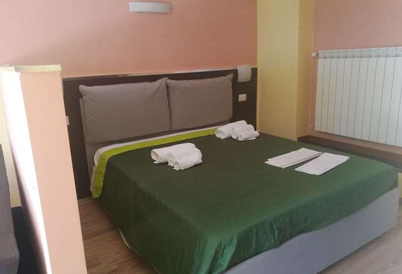 فندق ريفى Home For Creativity   Coliving Calabria