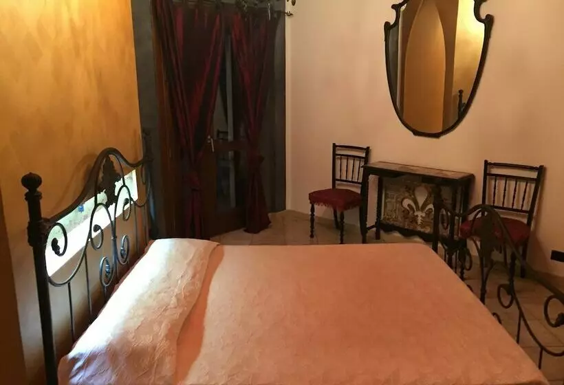 Aamiaismajoitus (B&B) Casapuccio Bed&breakfast Art&redesign