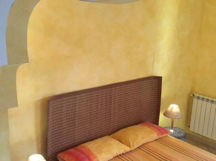 Aamiaismajoitus (B&B) Casapuccio Bed&breakfast Art&redesign