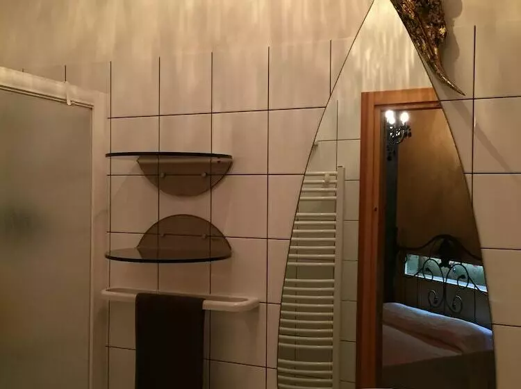 Aamiaismajoitus (B&B) Casapuccio Bed&breakfast Art&redesign