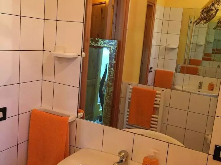 Aamiaismajoitus (B&B) Casapuccio Bed&breakfast Art&redesign