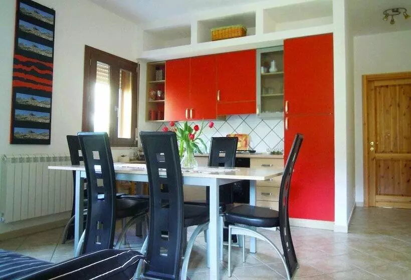 Aamiaismajoitus (B&B) Casapuccio Bed&breakfast Art&redesign