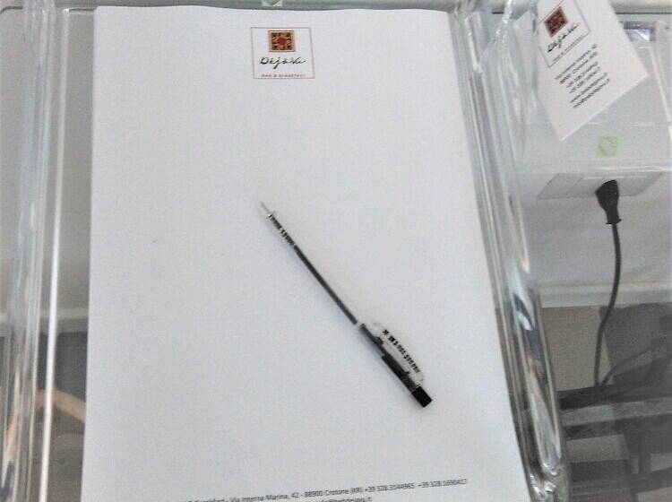 تختخواب و صبحانه Deja Vu