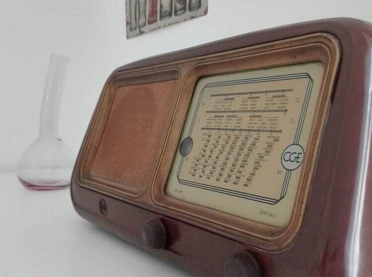 تختخواب و صبحانه Deja Vu