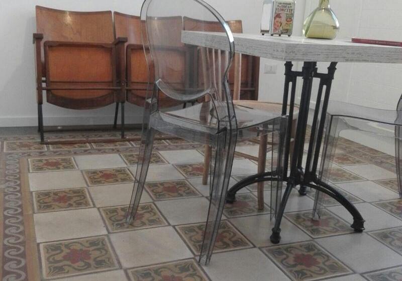 تختخواب و صبحانه Deja Vu