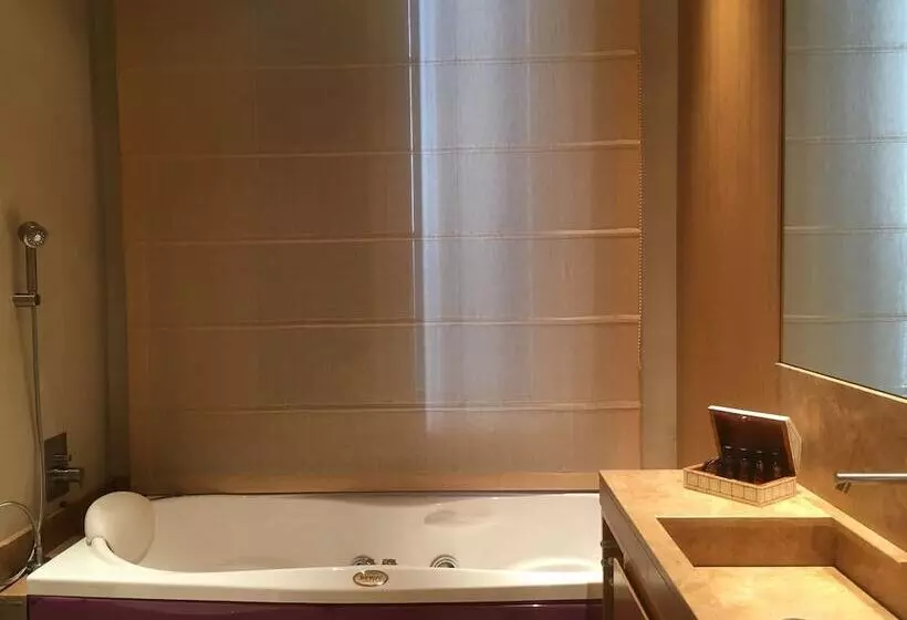 ベッドアンドブレックファースト Domus Aurea