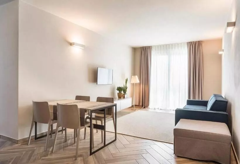 Bed & Breakfast La Home And Apartments