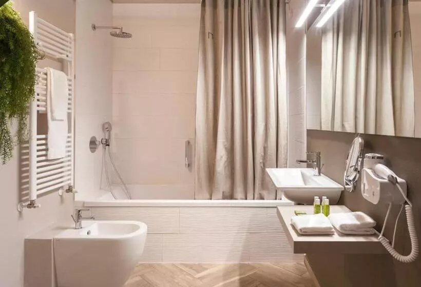 Bed & Breakfast La Home And Apartments