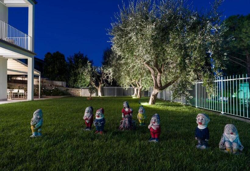 Bed & Breakfast La Home And Apartments