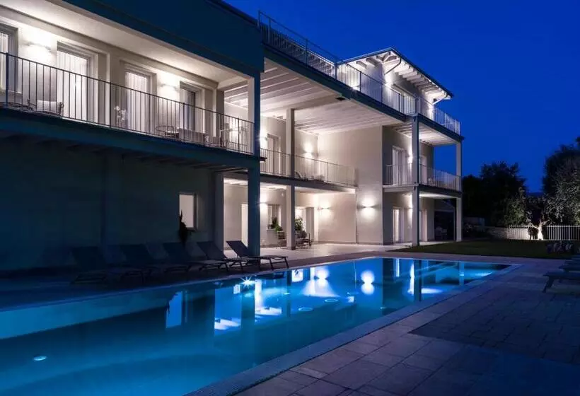 Bed & Breakfast La Home And Apartments