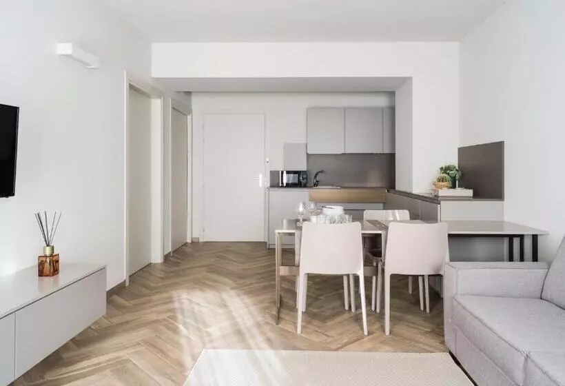 Bed & Breakfast La Home And Apartments