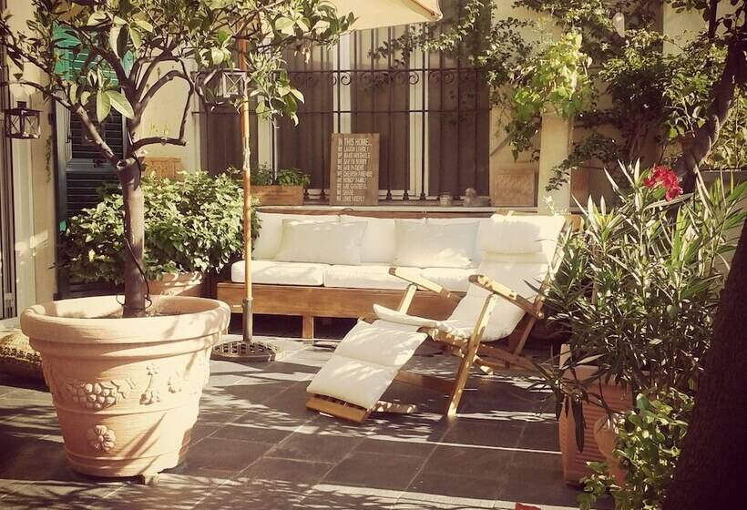 تختخواب و صبحانه Valery Guest House