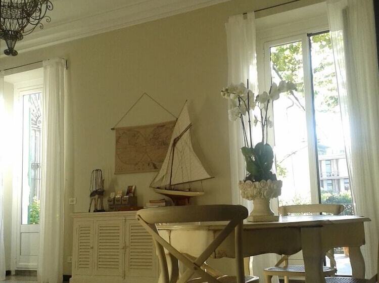 تختخواب و صبحانه Valery Guest House