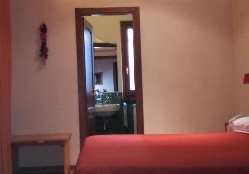 簡易ホテル Albergo Arinde