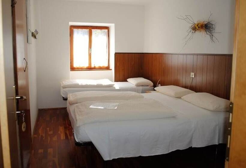 Хостел Rifugio Alpino Fazzon