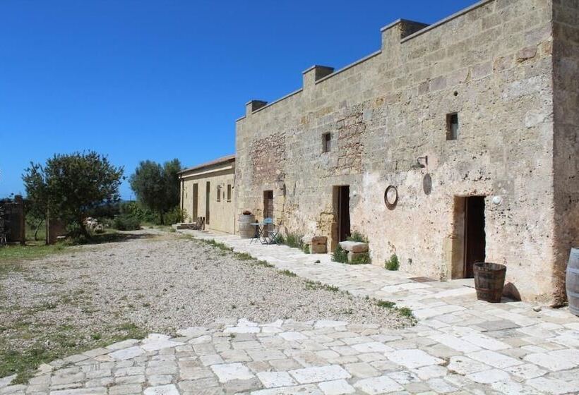 Отель Antica Masseria Ficazzana Tenuta