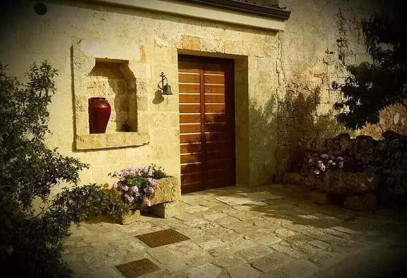 Hotelli Antica Masseria Ficazzana   Tenuta