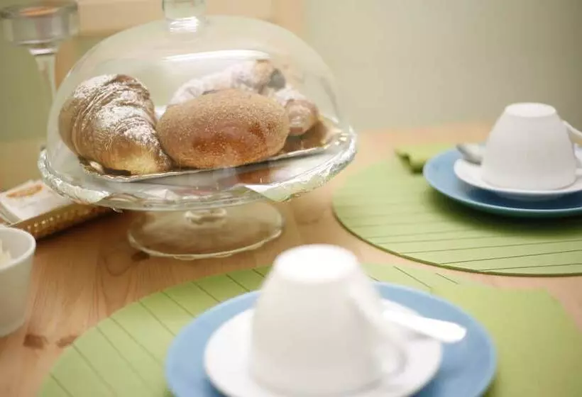 Vegan B&b Cherry Room