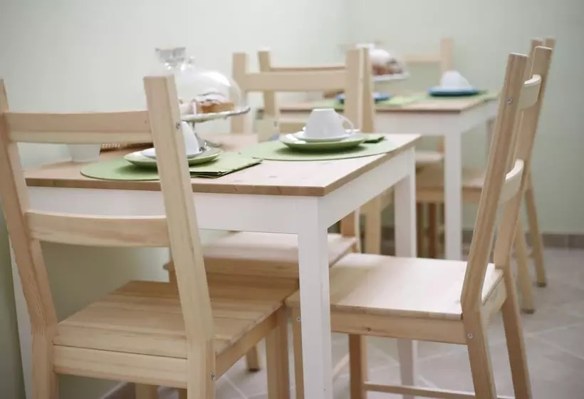 Vegan B&b Cherry Room