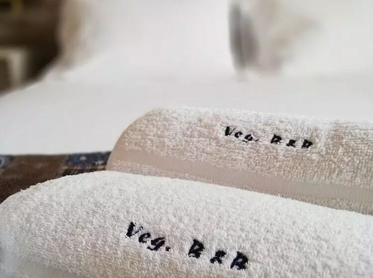 Vegan B&b Cherry Room