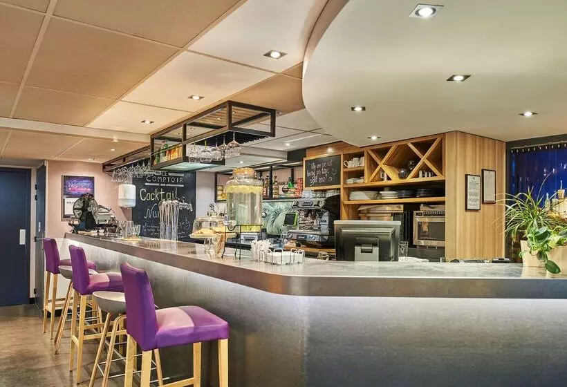 Отель Campanile Lyon Centre Berges Du Rhone