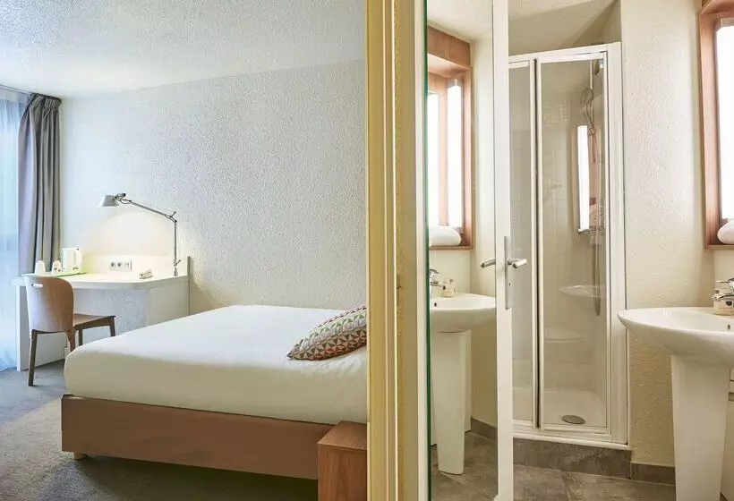 Отель Campanile Lyon Centre Berges Du Rhone