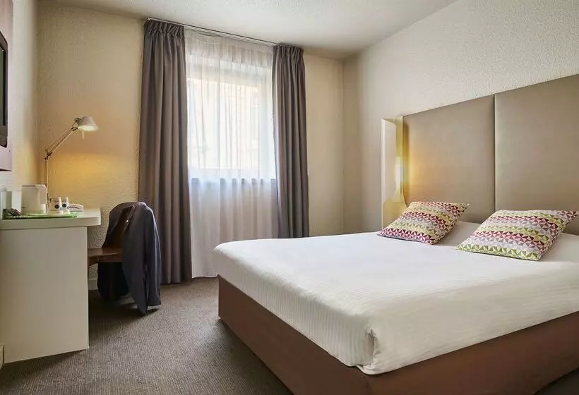 Отель Campanile Lyon Centre Berges Du Rhone