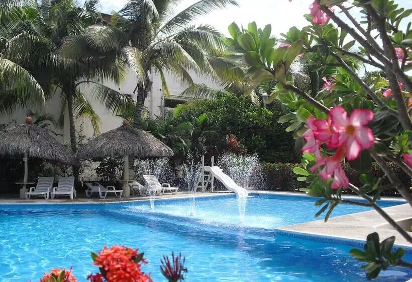 酒店 Castillo Huatulco & Beach Club