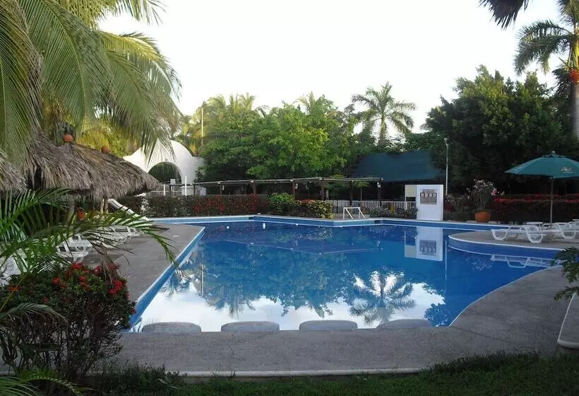 酒店 Castillo Huatulco & Beach Club