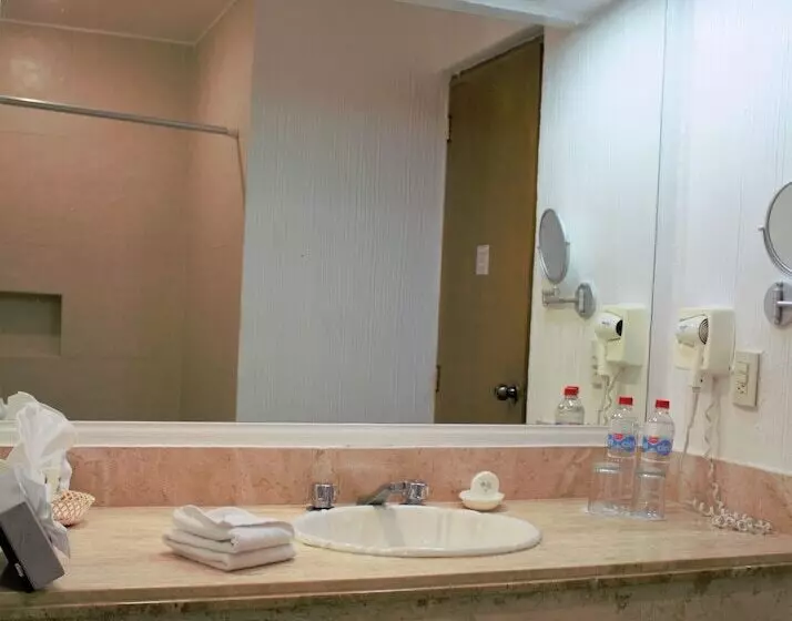 酒店 Castillo Huatulco & Beach Club