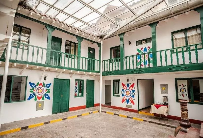 ホテル Cusco Plaza Nazarenas