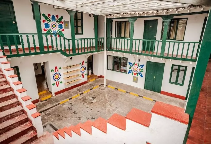 ホテル Cusco Plaza Nazarenas