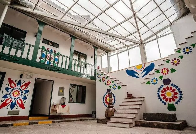 ホテル Cusco Plaza Nazarenas