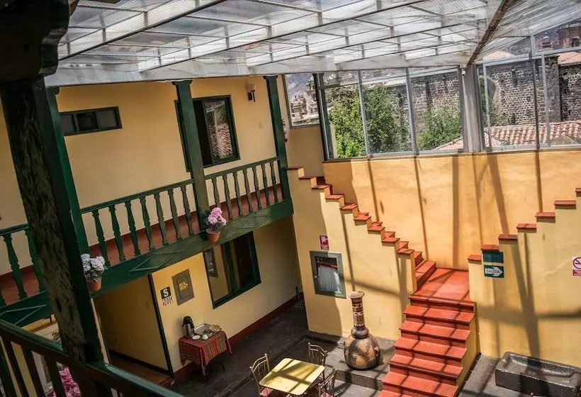 ホテル Cusco Plaza Nazarenas