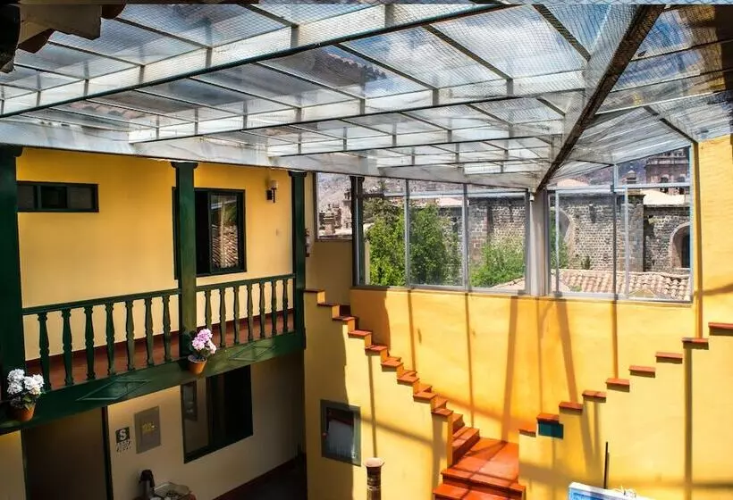 ホテル Cusco Plaza Nazarenas